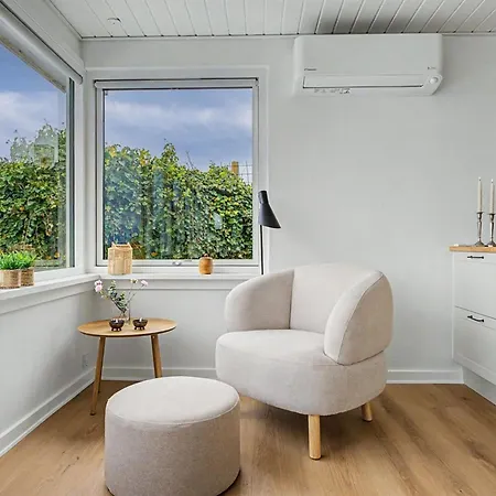 Annalia - 50m From The Sea By Interhome