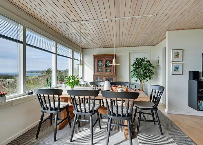 Annalia - 50m From The Sea By Interhome *